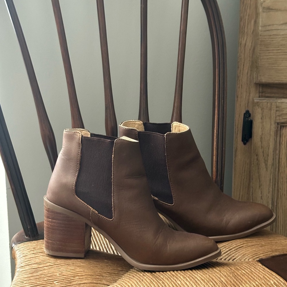 Nisolo Heeled Chelsea Boots